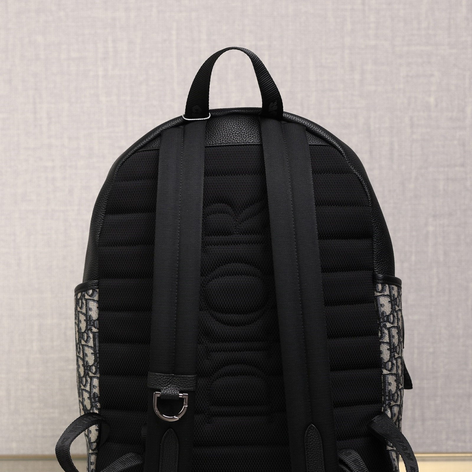 EXPLORER BACKPACK