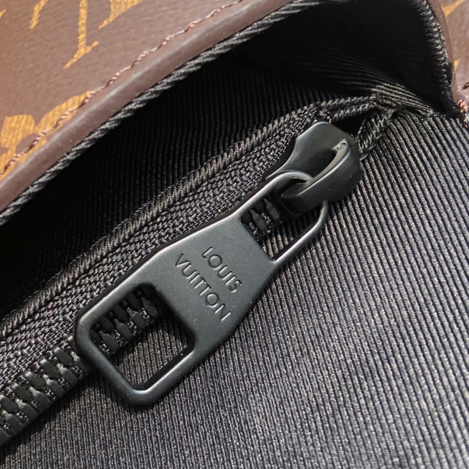 S Lock Slingbag