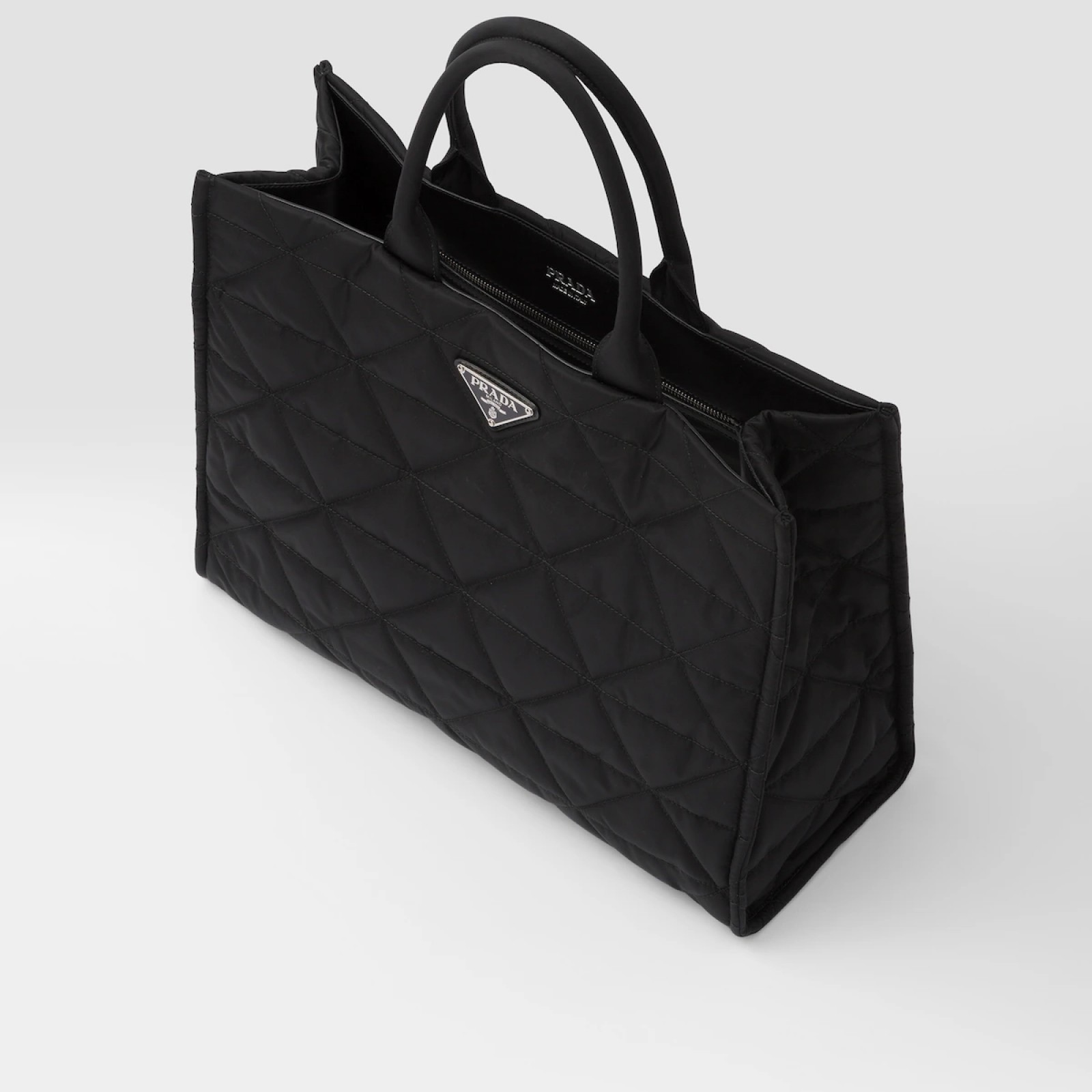 Re-Nylon shopping bag with topstitching