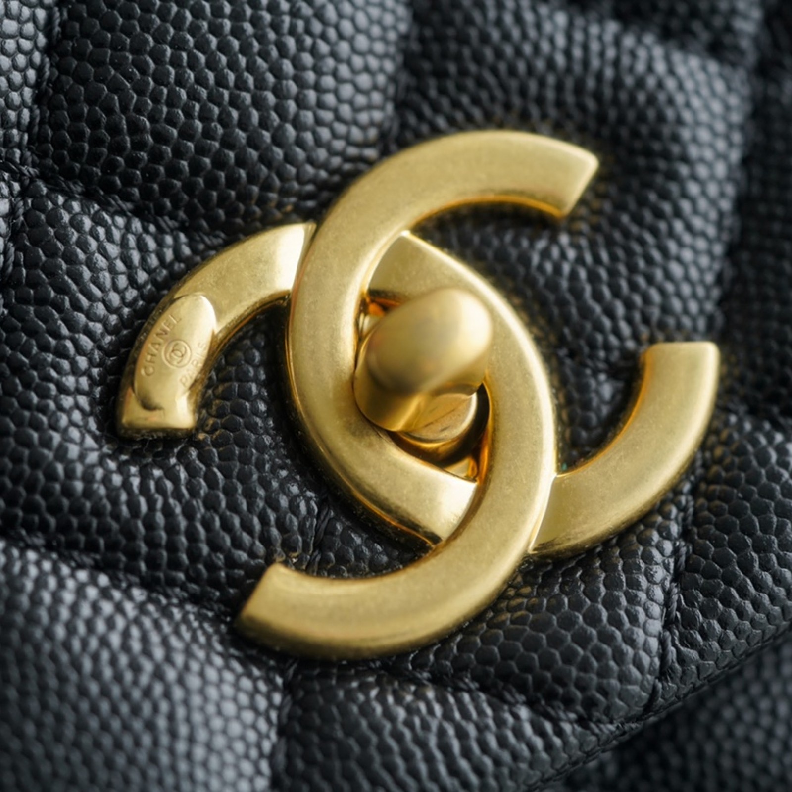 CHANEL MEDIUM HANDLE FLAP BAG 