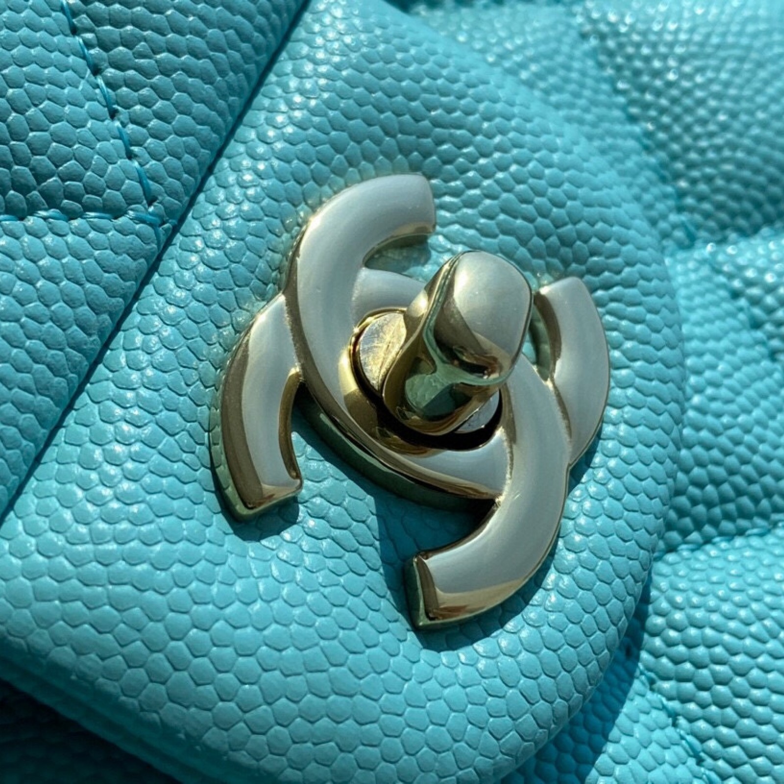 CHANEL MEDIUM DOUBLE FLAP BAG  