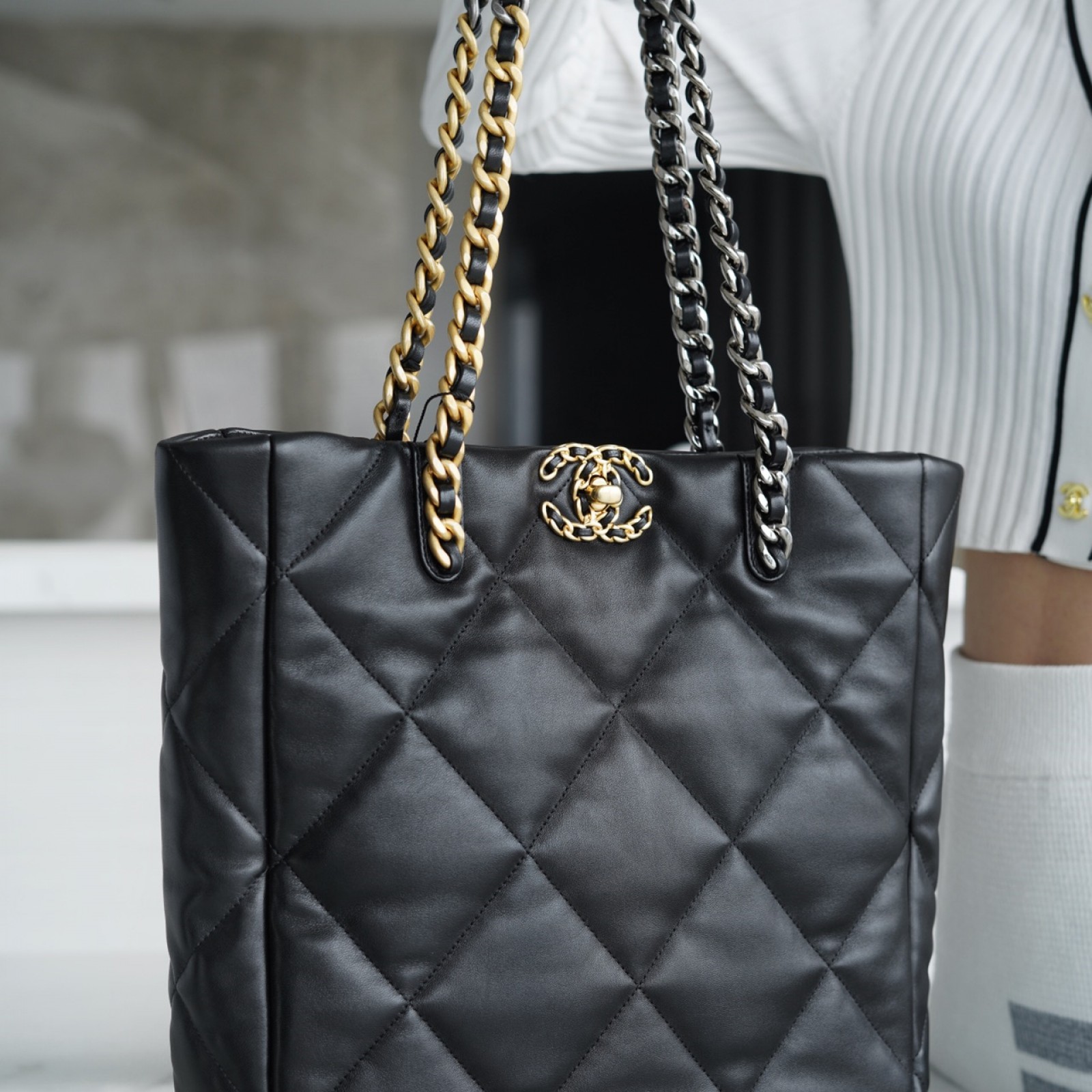 CHANEL 19 EAST WEST SHOPPING BAG