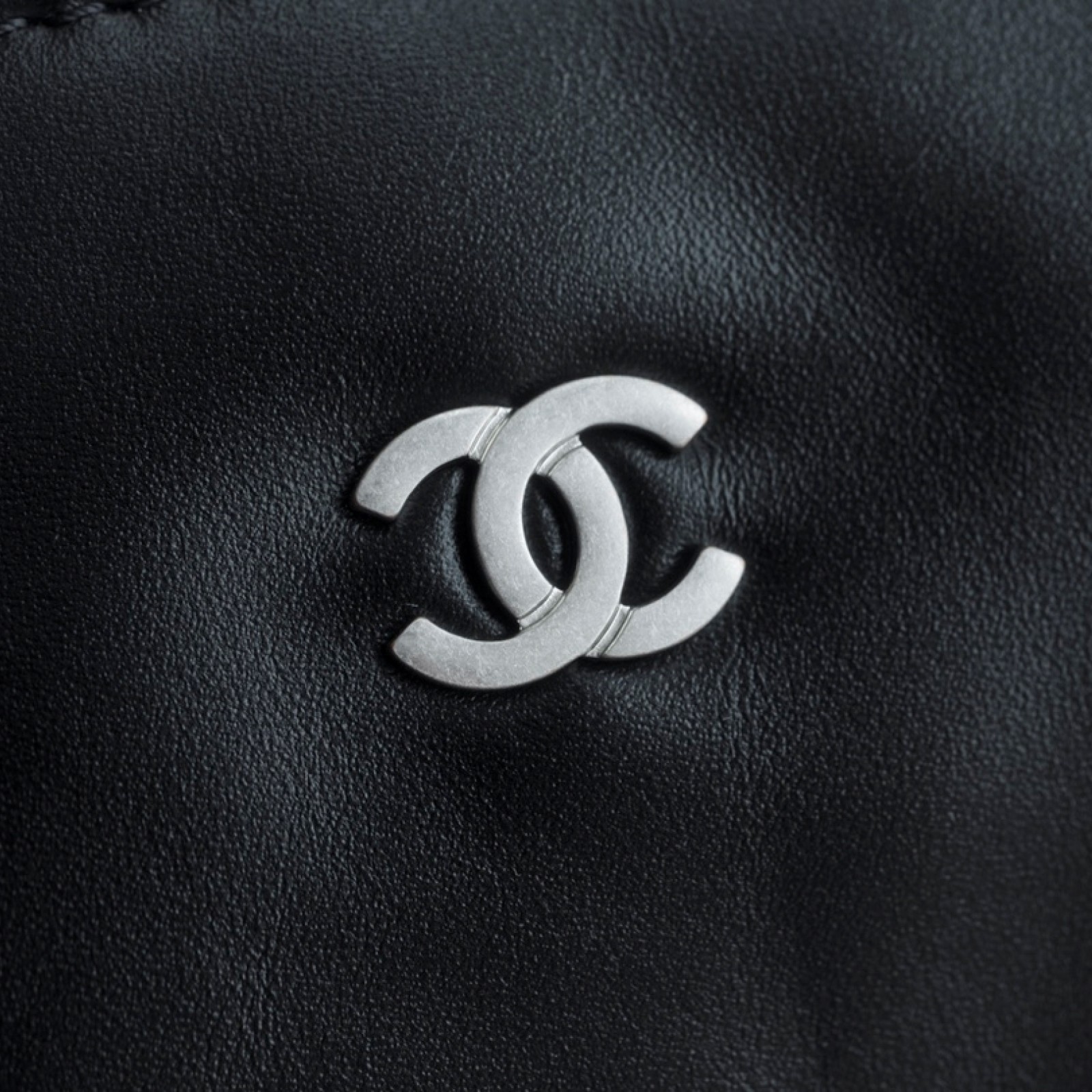 CHANEL 22 SMALL BAG