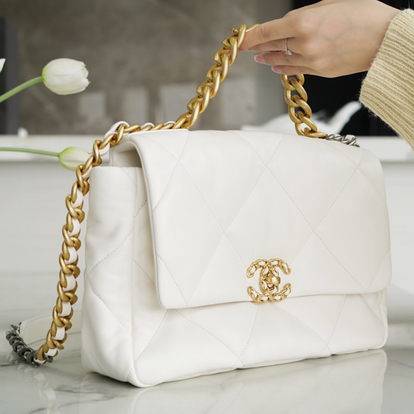 CHANEL MEDIUM 19 FLAP BAG