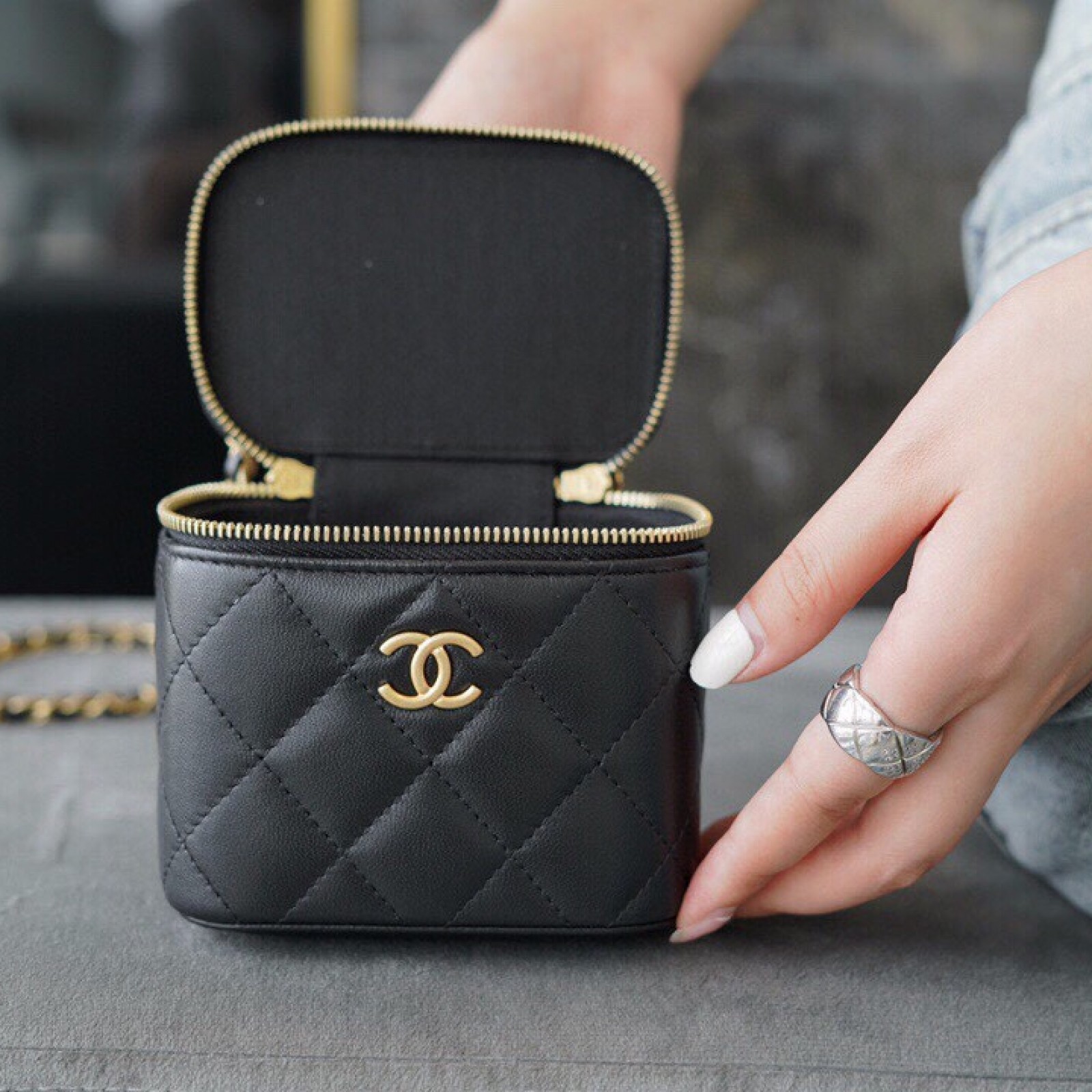 CHANEL MINI PERFECT FIT VANITY CASE 