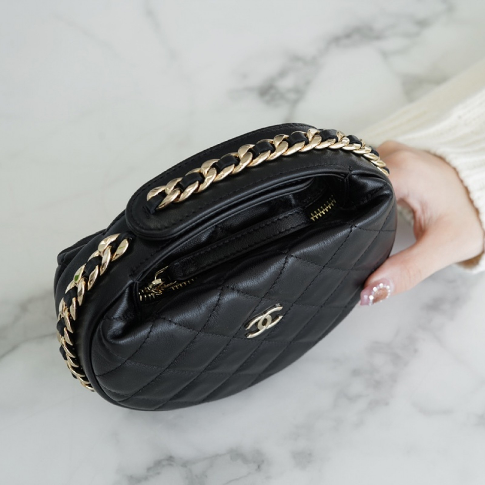 CHANEL AROUND POUCH HOBO BAG 