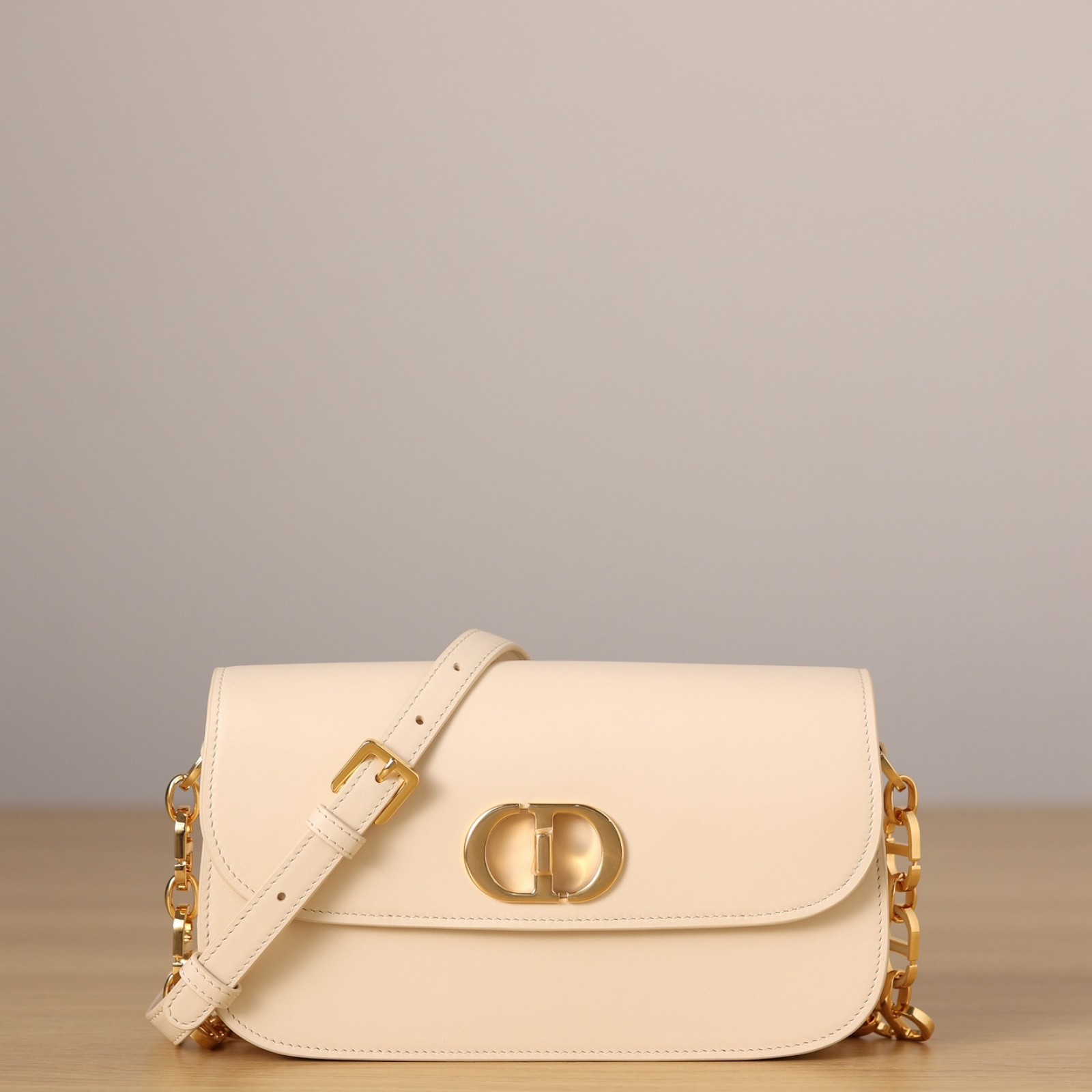 30 MONTAIGNE AVENUE BAG