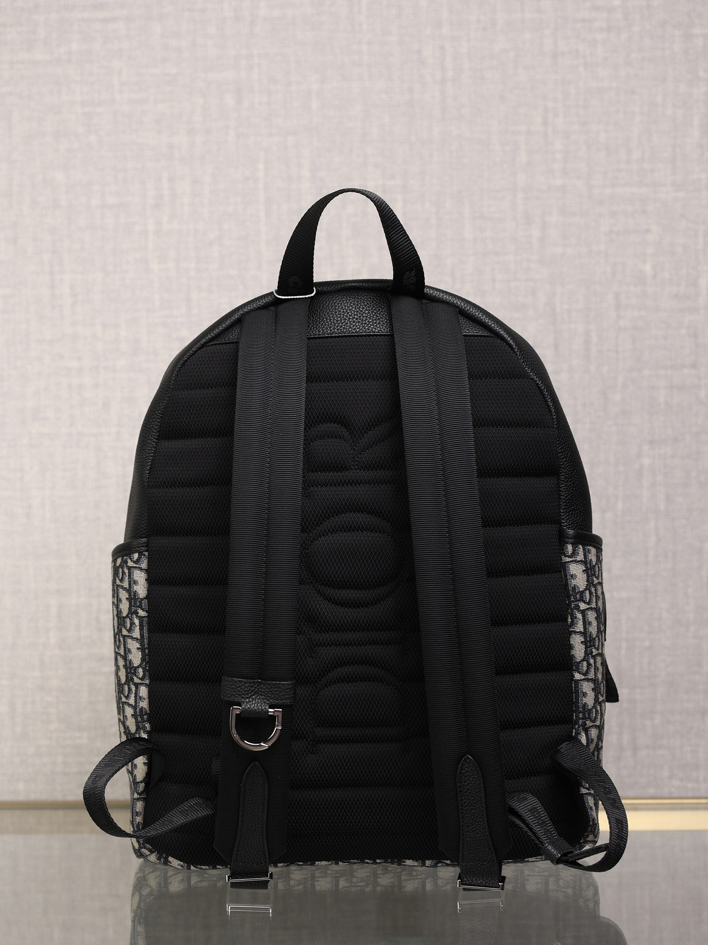 EXPLORER BACKPACK