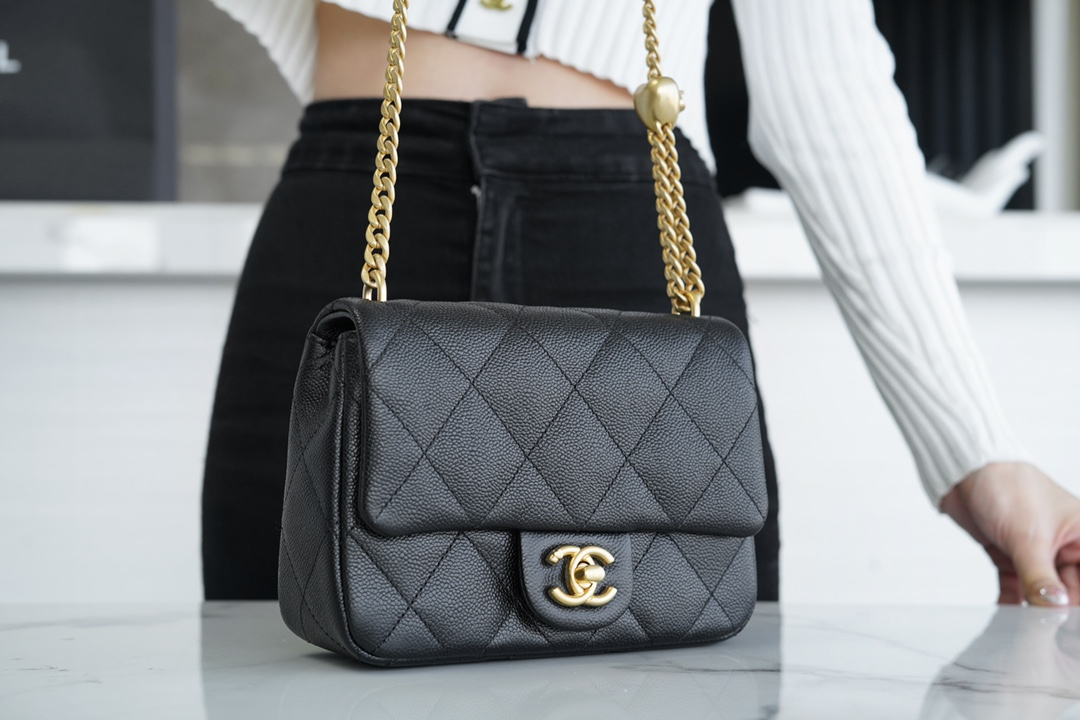 CHANEL LARGE SWEETHEART FLAP BAG