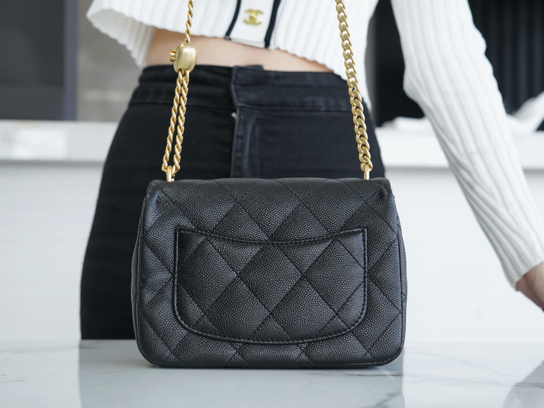 CHANEL LARGE SWEETHEART FLAP BAG