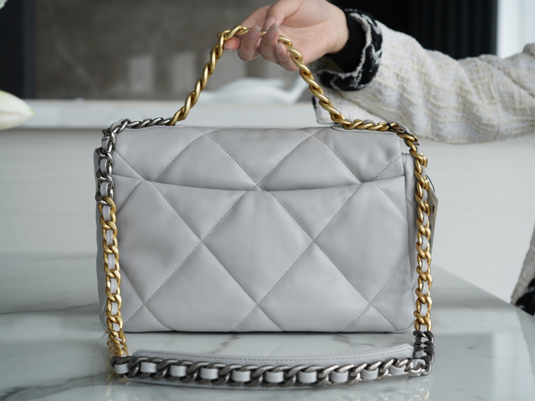 CHANEL MEDIUM 19 FLAP BAG