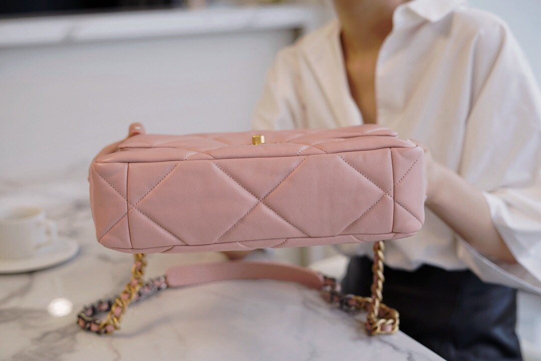 CHANEL MEDIUM 19 FLAP BAG