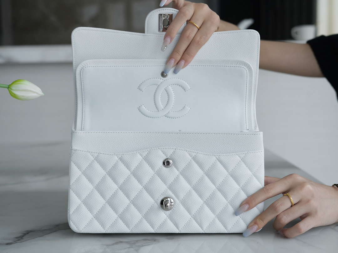 CHANEL MEDIUM DOUBLE FLAP BAG