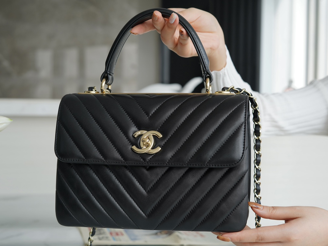 CHANEL SMALL  HANDLE FLAP BAG