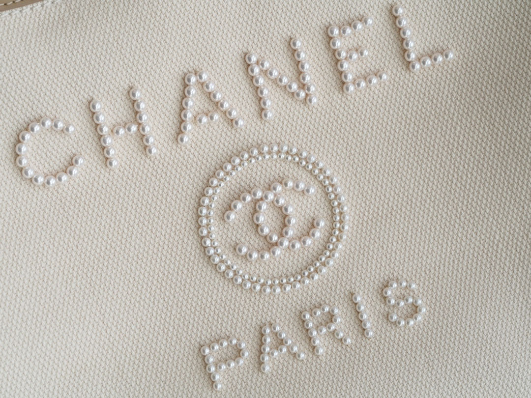 CHANEL DEAUVILLE TOTE