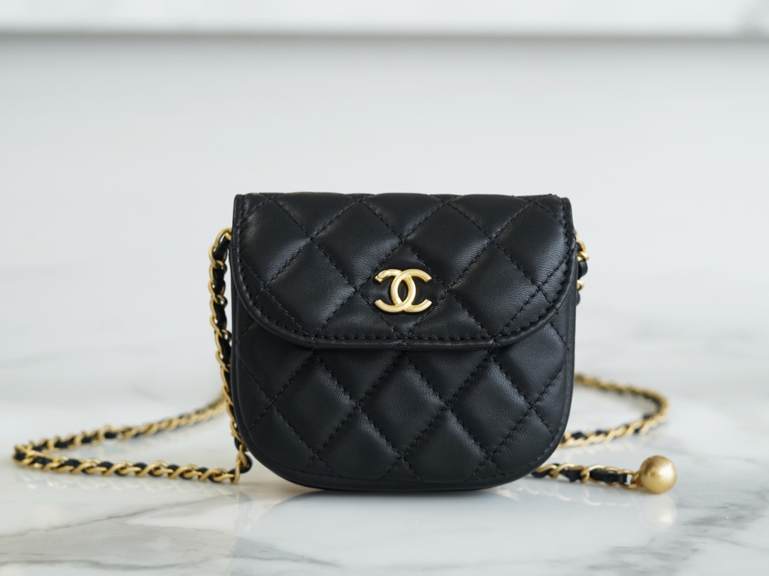 CHANEL PEARL CRUSH WAIST BAG