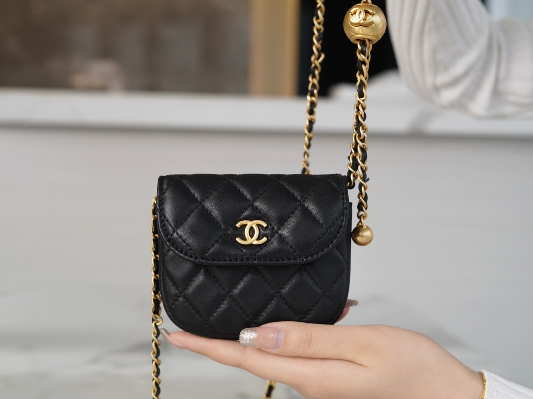 CHANEL PEARL CRUSH WAIST BAG