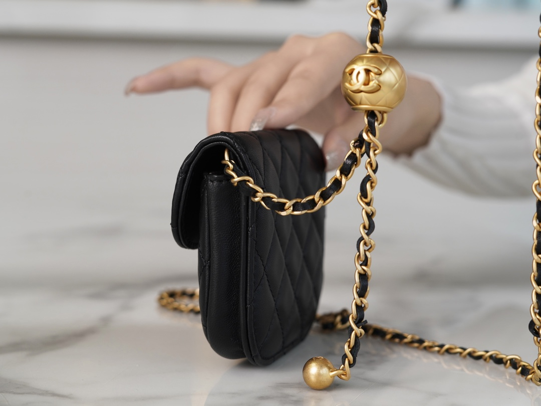 CHANEL PEARL CRUSH WAIST BAG