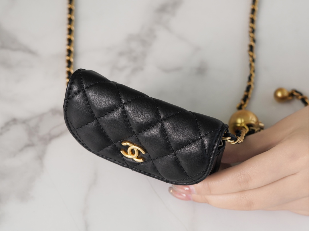 CHANEL PEARL CRUSH WAIST BAG