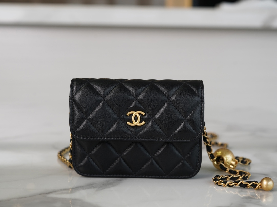 CHANEL PEARL CRUSH CLUTCH WITH CHAIN BAG