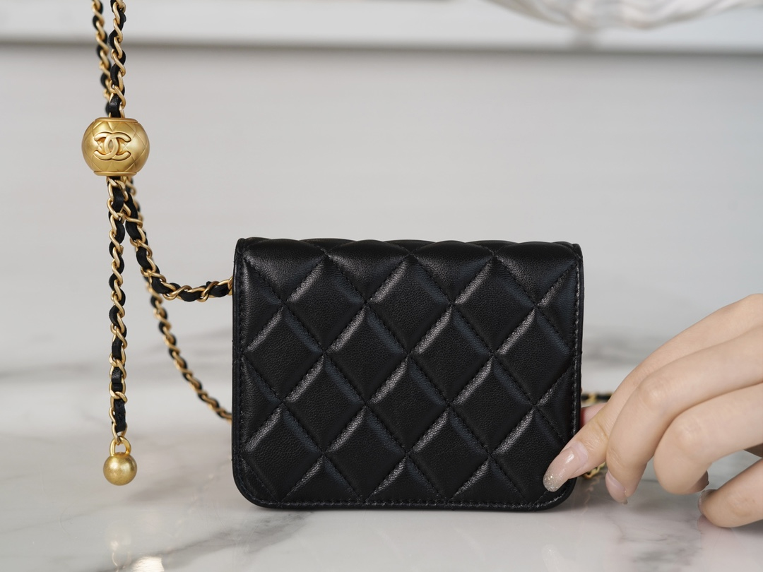 CHANEL PEARL CRUSH CLUTCH WITH CHAIN BAG