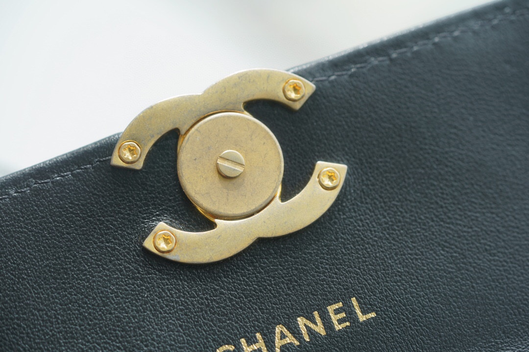 CHANEL MINI COIN PURSE BAG