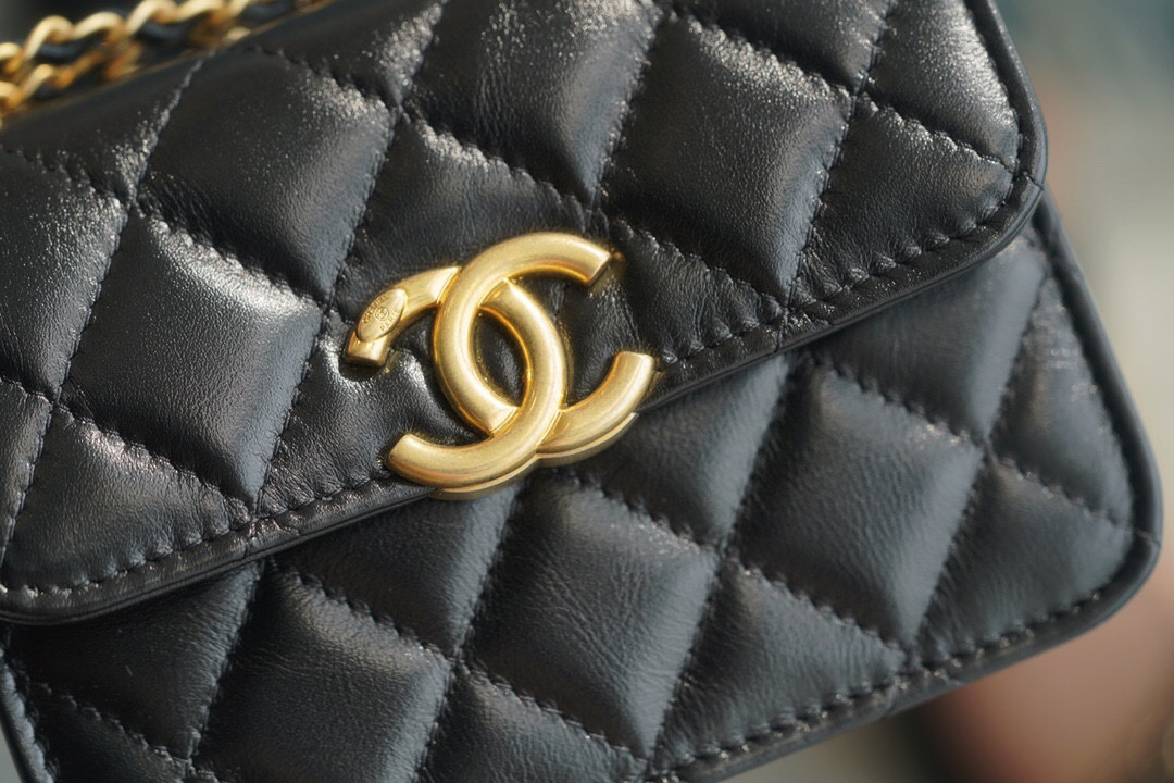 CHANEL MINI COIN PURSE BAG