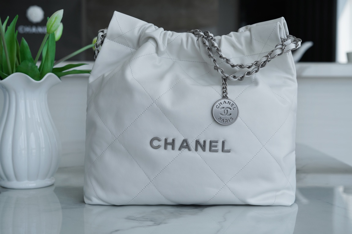 CHANEL 22 SMALL BAG