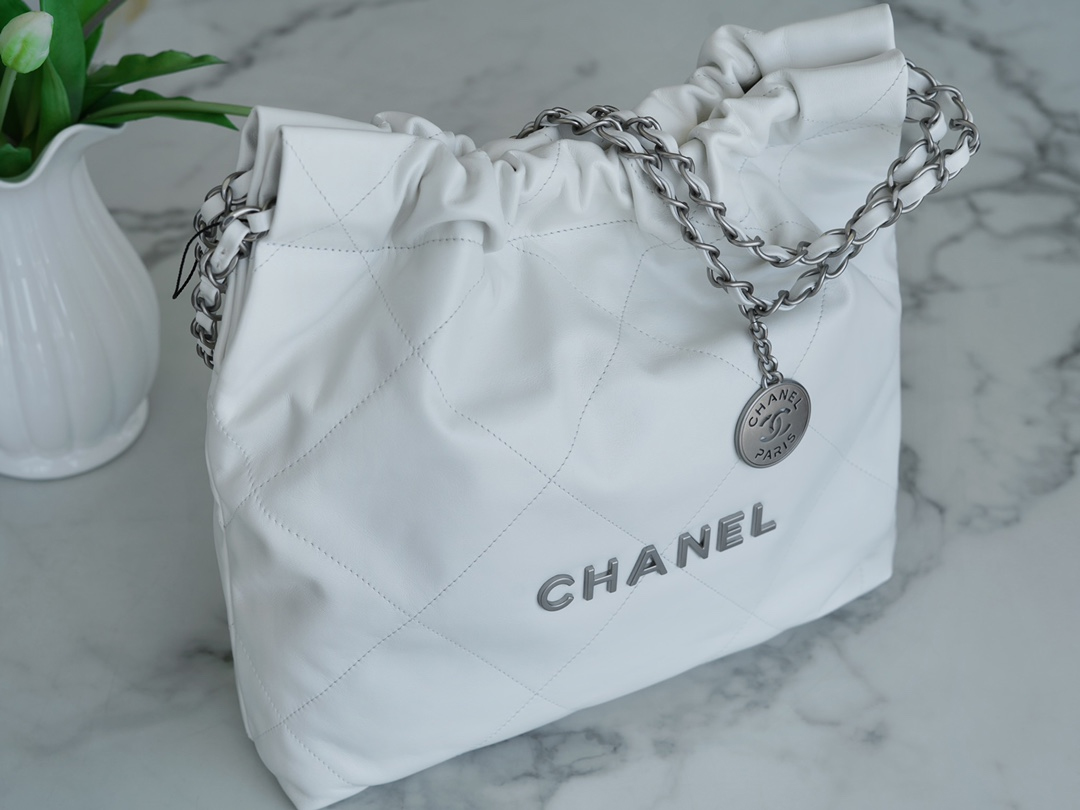 CHANEL 22 SMALL BAG