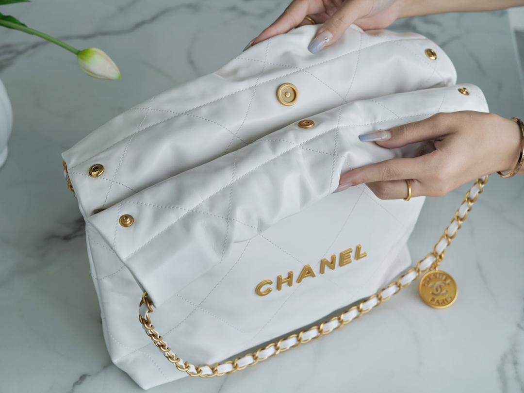 CHANEL 22 SMALL BAG