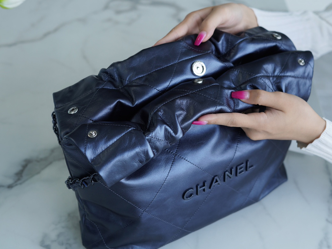 CHANEL 22 SMALL BAG