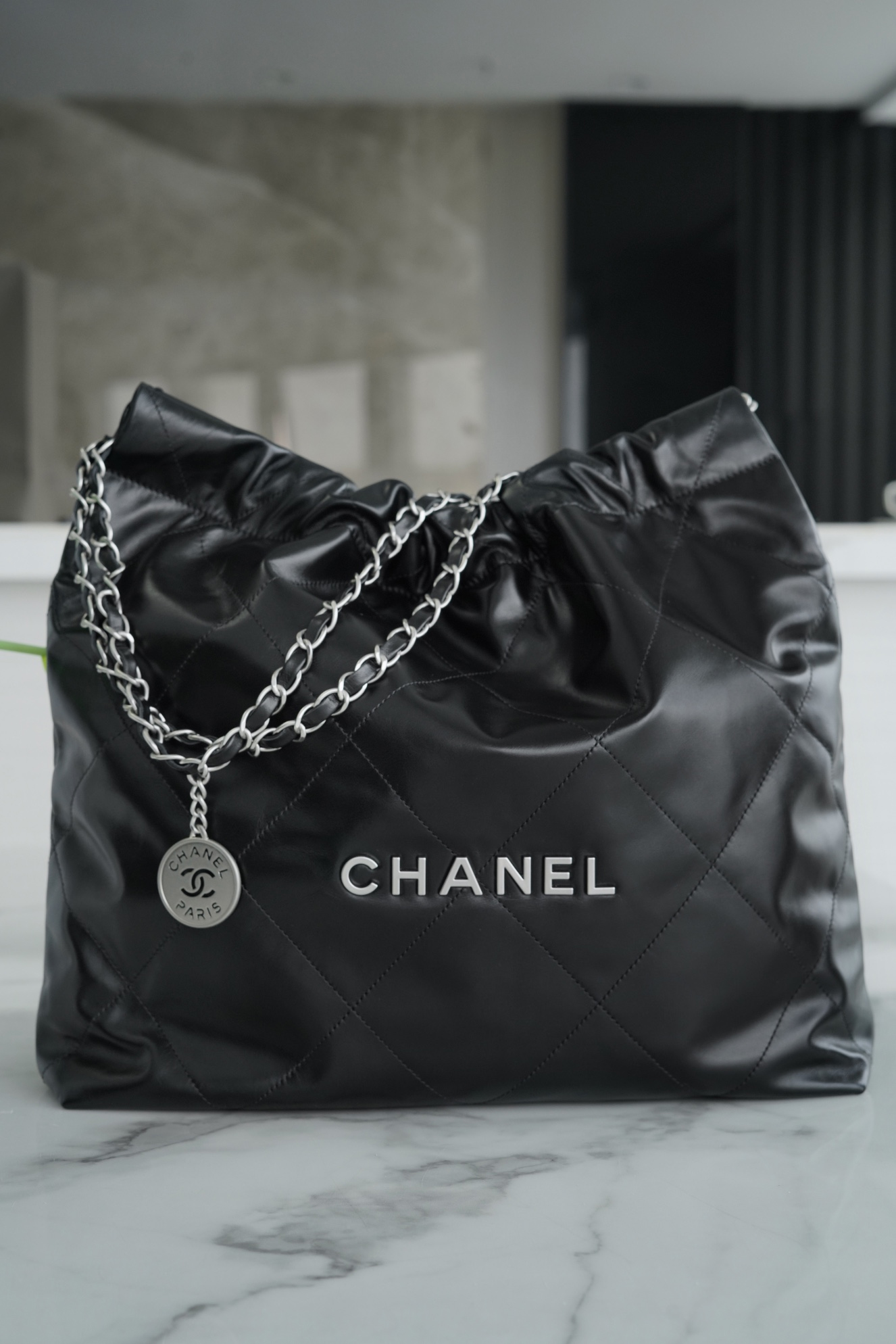 CHANEL 22 MEDIUM BAG 