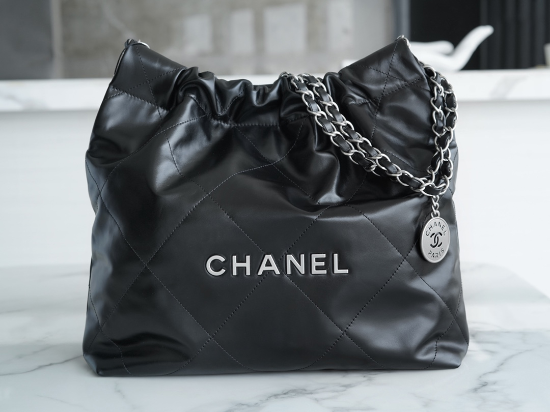 CHANEL 22 SMALL BAG