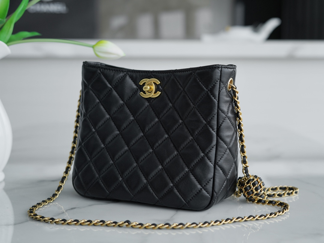 CHANEL PEARL CRUSH HOBO BAG