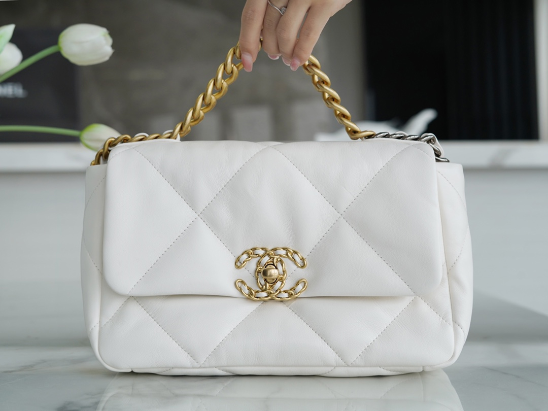 CHANEL SMALL 19 FLAP BAG 