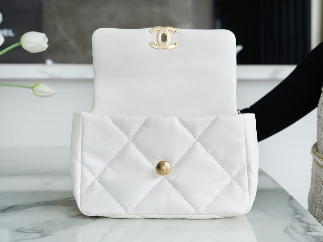 CHANEL SMALL 19 FLAP BAG 