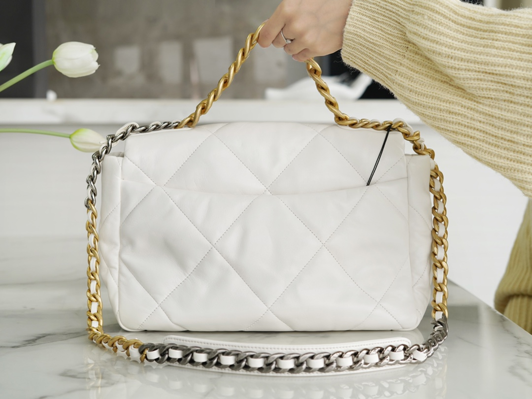 CHANEL MEDIUM 19 FLAP BAG