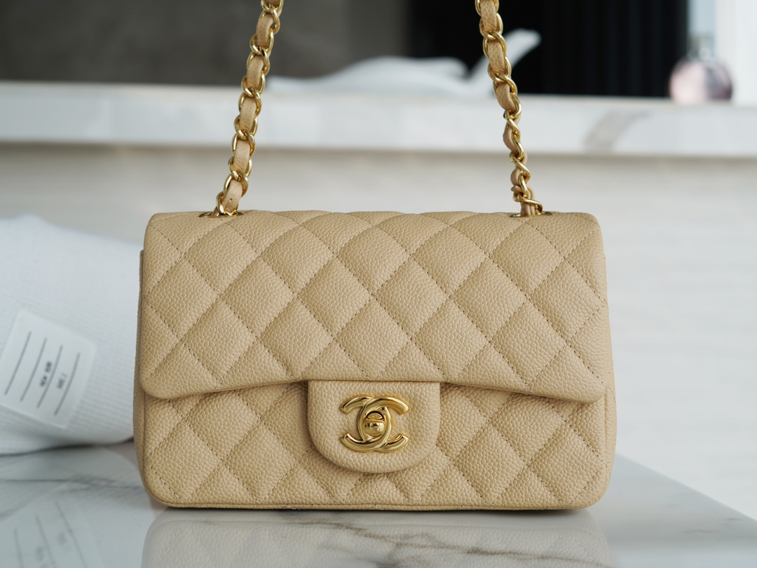 CHANEL MEDIUM DOUBLE FLAP BAG