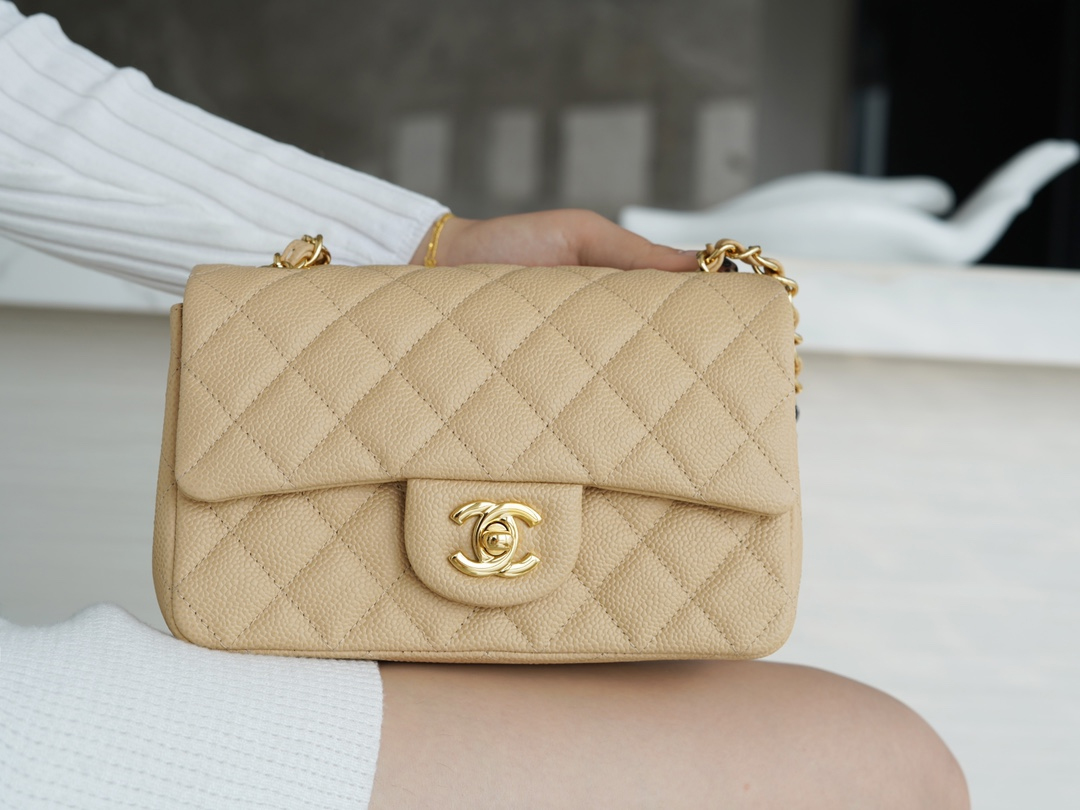 CHANEL MEDIUM DOUBLE FLAP BAG