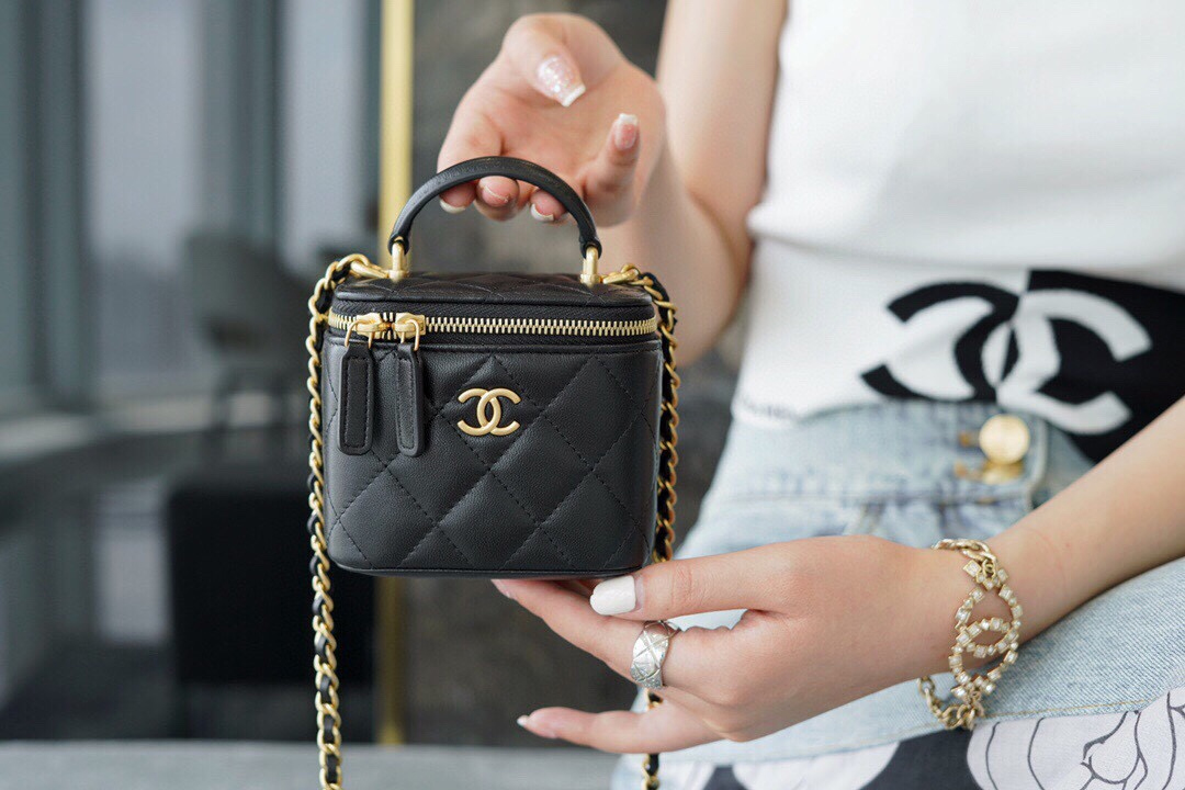 CHANEL MINI PERFECT FIT VANITY CASE 