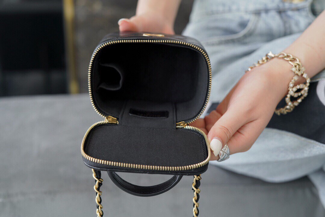 CHANEL MINI PERFECT FIT VANITY CASE 