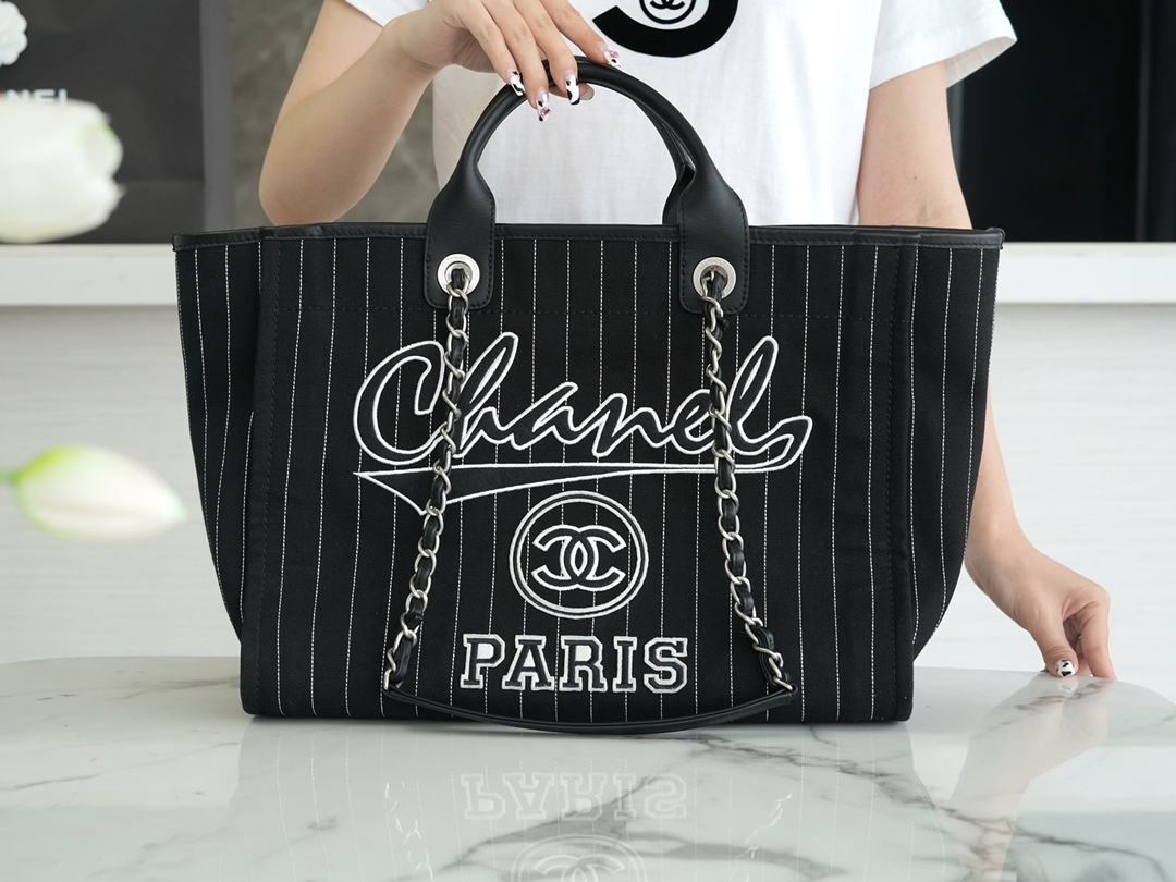 CHANEL MEDIUM DEAUVILLE TOTE BAG