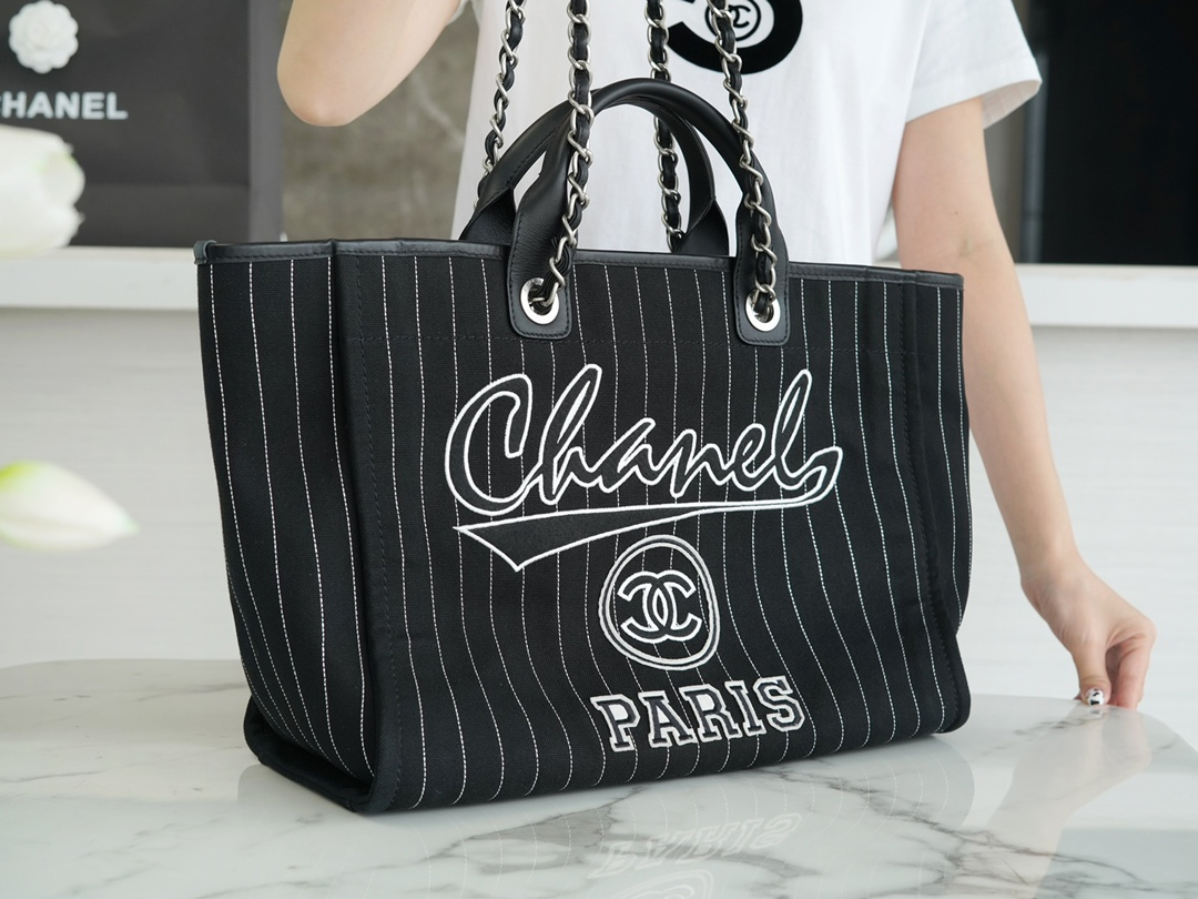 CHANEL MEDIUM DEAUVILLE TOTE BAG