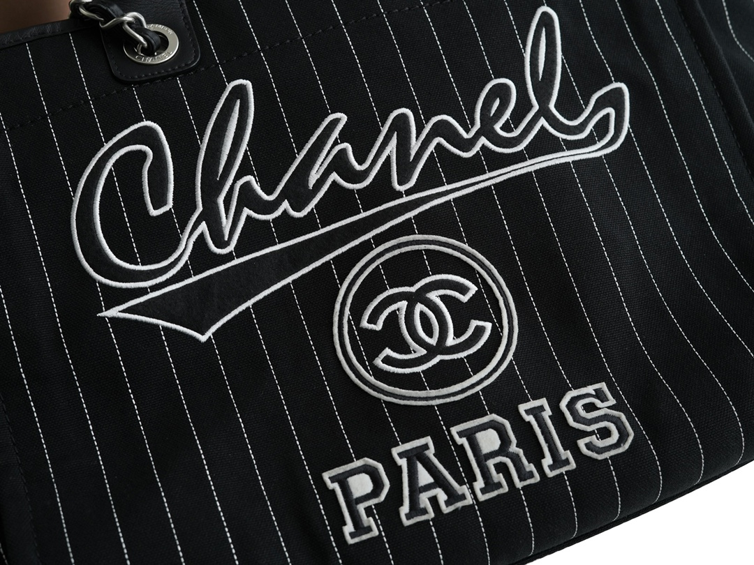 CHANEL MEDIUM DEAUVILLE TOTE BAG