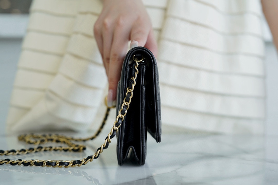 CHANEL PEARL CRUSH WALLET ON CHAIN 