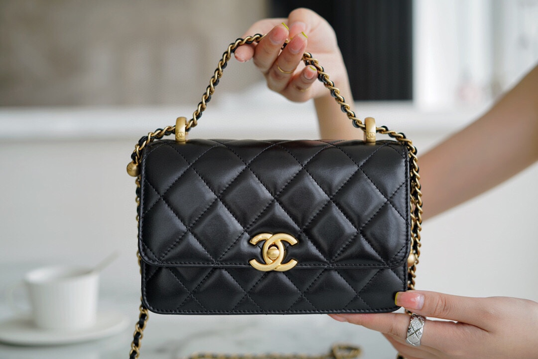 CHANEL MINI PERFECT FIT FLAP BAG