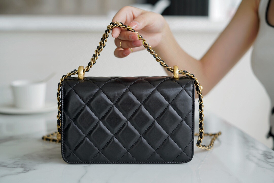 CHANEL MINI PERFECT FIT FLAP BAG