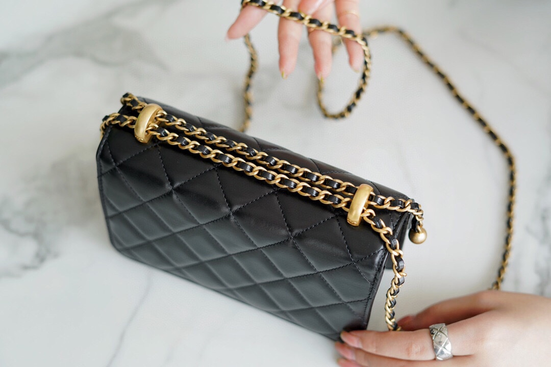 CHANEL MINI PERFECT FIT FLAP BAG