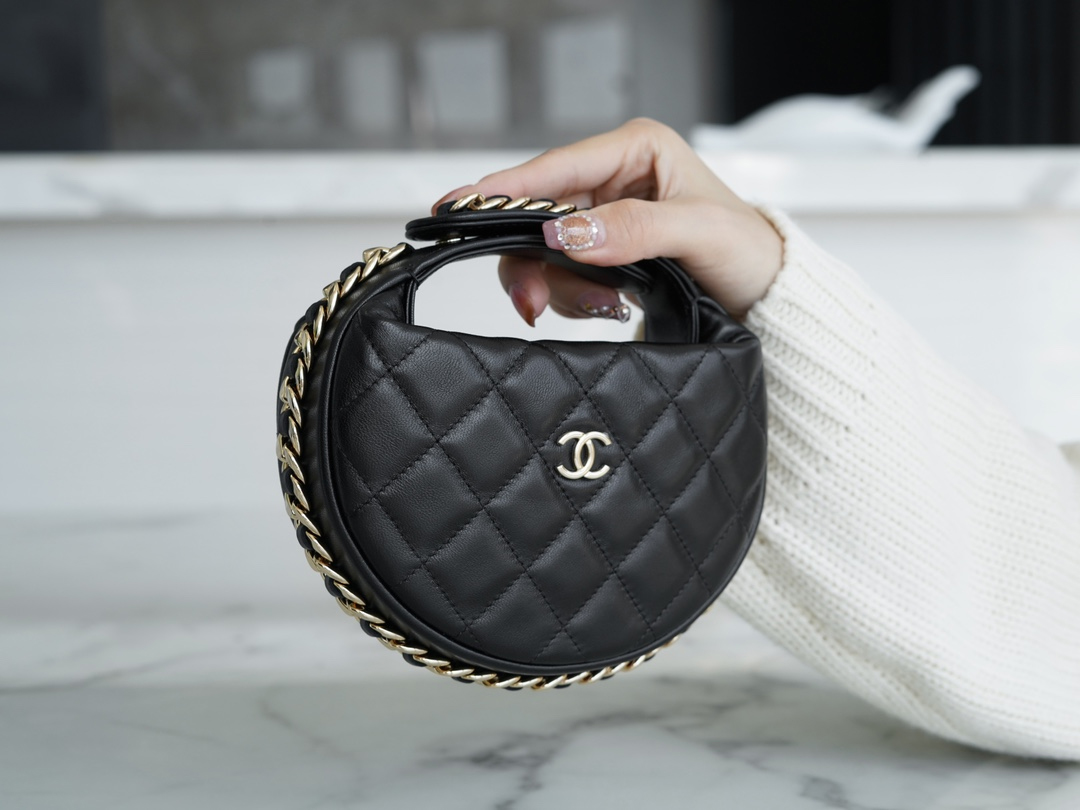 CHANEL AROUND POUCH HOBO BAG 