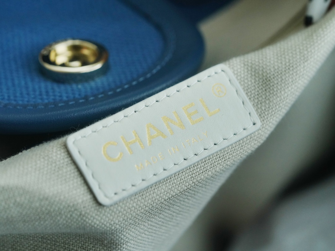 CHANEL MEDIUM DEAUVILLE TOTE BAG